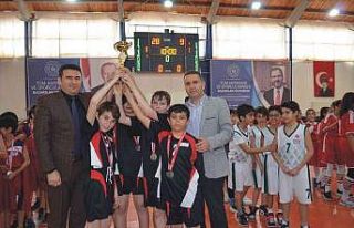‘Bir Genç Bir Gelecek’ projesinde madalya töreni...