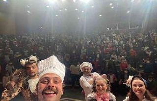 Bodrum’da öğrencilere tiyatro etkinliği sürüyor