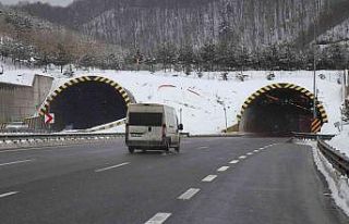 Bolu Dağı’nda hafif kar yağışı etkili oluyor