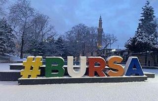 Bursa beyaz gelinliğini giydi