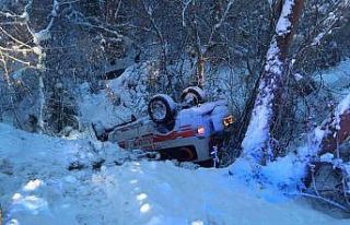 Bursa’da ambulans kaza yaptı, personel ölümden...