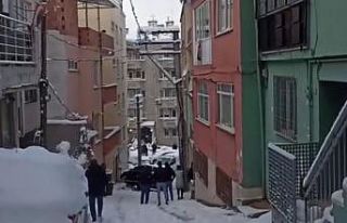 Bursa’da kayan araç doğalgaz kutusuna çarptı
