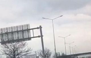 Bursa’da sürücüsüz at arabası trafiği birbirine...