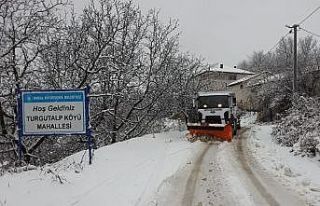 Büyükşehir açılmadık köy yolu, tuzlanmadık...