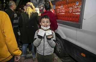 Büyükşehir Belediyesi, Berat Kandilinde 15 bin...