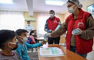 Büyükşehir Belediyesi, öğrencilere 1 milyon 500...