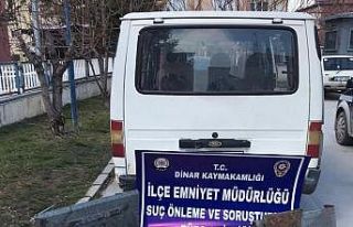 Çaldıkları çöp konteynırları ile yakalandılar