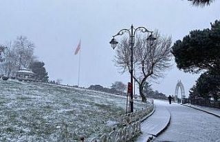 Çamlıca Tepesi beyaza büründü
