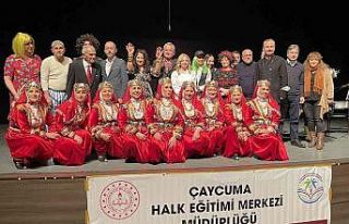 ‘Çaycuma Gecesi’ tiyatro oyunu, izleyenlerden...