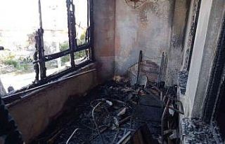 Çınarcık’ta apartman dairesi küle döndü