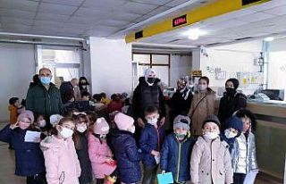 Çinigar Anaokulu öğrencilerine posta hizmetleri...