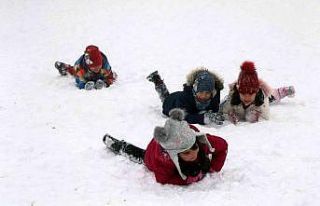 Çocuklar dersteyken tatil haberi geldi