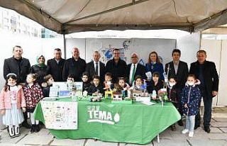 Çocuklardan anlamlı gösteri