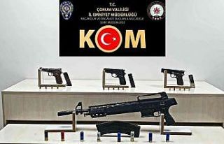 Çorum polisinden ruhsatsız silah operasyonu