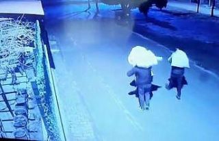 Çuvallı hırsızlar kamerada