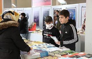 Darıca’da kitap fuarı açılışına yoğun ilgi