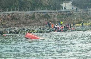 Denizcilik Fakültesi öğrencilerini taşıyan filika...