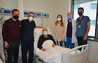 Denizli’de 2 hastaya tıpa metoduyla apendiks kapama...
