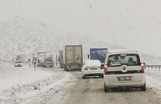 Denizli’de kar kalınlığı 15 santime ulaştı
