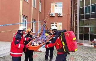 Deprem tahliyesi ve yangın söndürme tatbikatı...