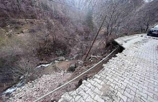 Dereiçi köyünün yangından sonra bu kez de toprak...