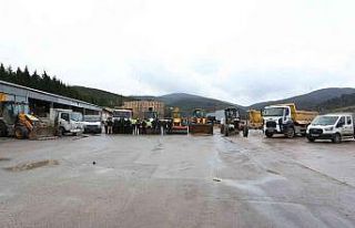 Derince’de karla mücadele ekipleri teyakkuzda