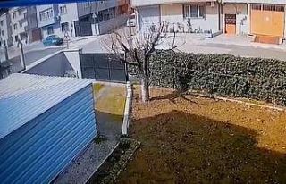 Dikkatsiz sürücüler kafa kafaya çarpıştı