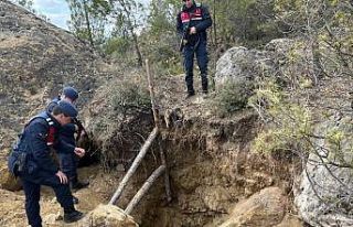 Dinamitle define arayan şahıslara suçüstü baskın:...
