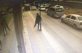 Direğe adeta kafa attı, neye uğradığını şaşırdı