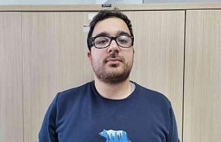 Doktora önce yumruk attı, ardından bıçak çekti