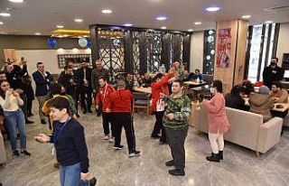 Down sendromlu gençler gönüllerince eğlendi
