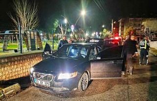 Dur ihtarına uymayan araçta yakalandı