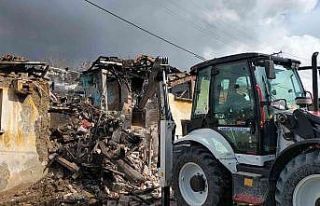 Edremit’te güvenliği tehlikeye sokan 125 metruk...