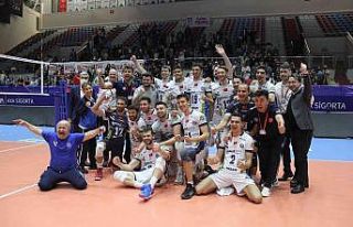 Efeler Ligi: Arkas Spor: 3 - Halkbank: 1