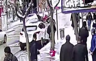 Elazığ’da otomobilin sepetli motosiklete çarpma...