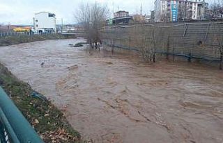 Elazığ’da yoğun yağışların ardından dereler...