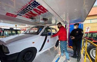 Emniyet kemerinin önemi simülasyon aracıyla anlatıldı