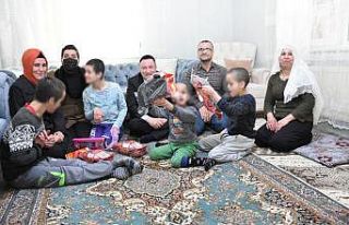 Engelli kardeşlerin ailesine Başkan Beyoğlu sahip...