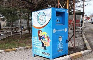 Erciş’te ‘giysi kumbarası’ uygulaması