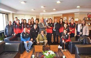 Ereğli Belediyespor bayan voleybol takımı 1. lige...