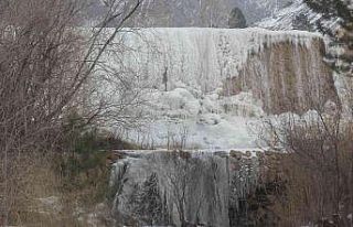 Erzincan’da kar yerini soğuk havaya bıraktı