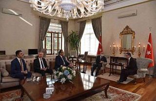 Eski Bakan Güçlü’den Vali Karadeniz’e ziyaret