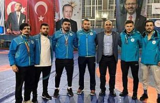 ETÜ’ye güreşte 3 madalya birden