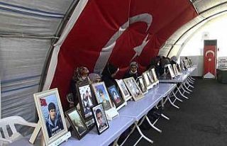 Evlat nöbetindeki anneden dağa kaçırılan oğluna...