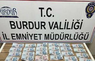 Evlerden yaklaşık 100 bin lira değerinde altın...