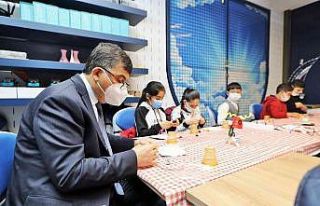 Fadıloğlu, Bilim Şehitkamil’deki öğrencilerle...