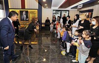 Fadıloğlu, öğrencilerle bir araya geldi