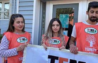 Fidanlar minik eller tarafından toprakla buluşturuldu