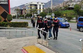 Firari uyuşturucu taciri ormanlık alanda yakalandı