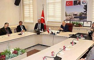 GAÜN Rektörü Prof. Dr. Özaydın şehit yakınları...